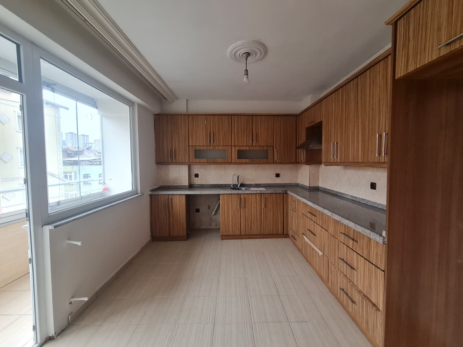 FATSA KURTULUŞ MAH. SAHİL YOLUNDA ASANSÖRLÜ 2+1 SATILIK DAİRE